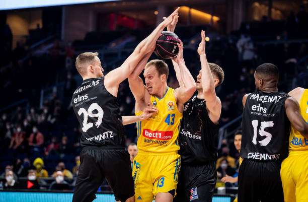 与朱利亚诺 与朱利亚诺